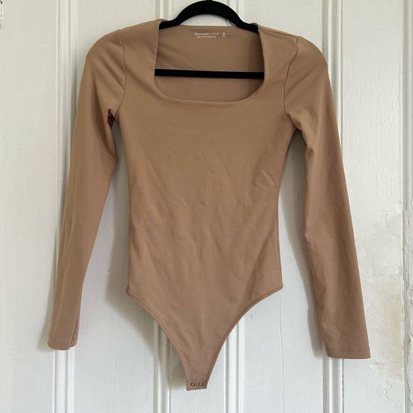 Abercrombie & Fitch Tops - Abercrombie Tan Brown Long Sleeve Bodysuit